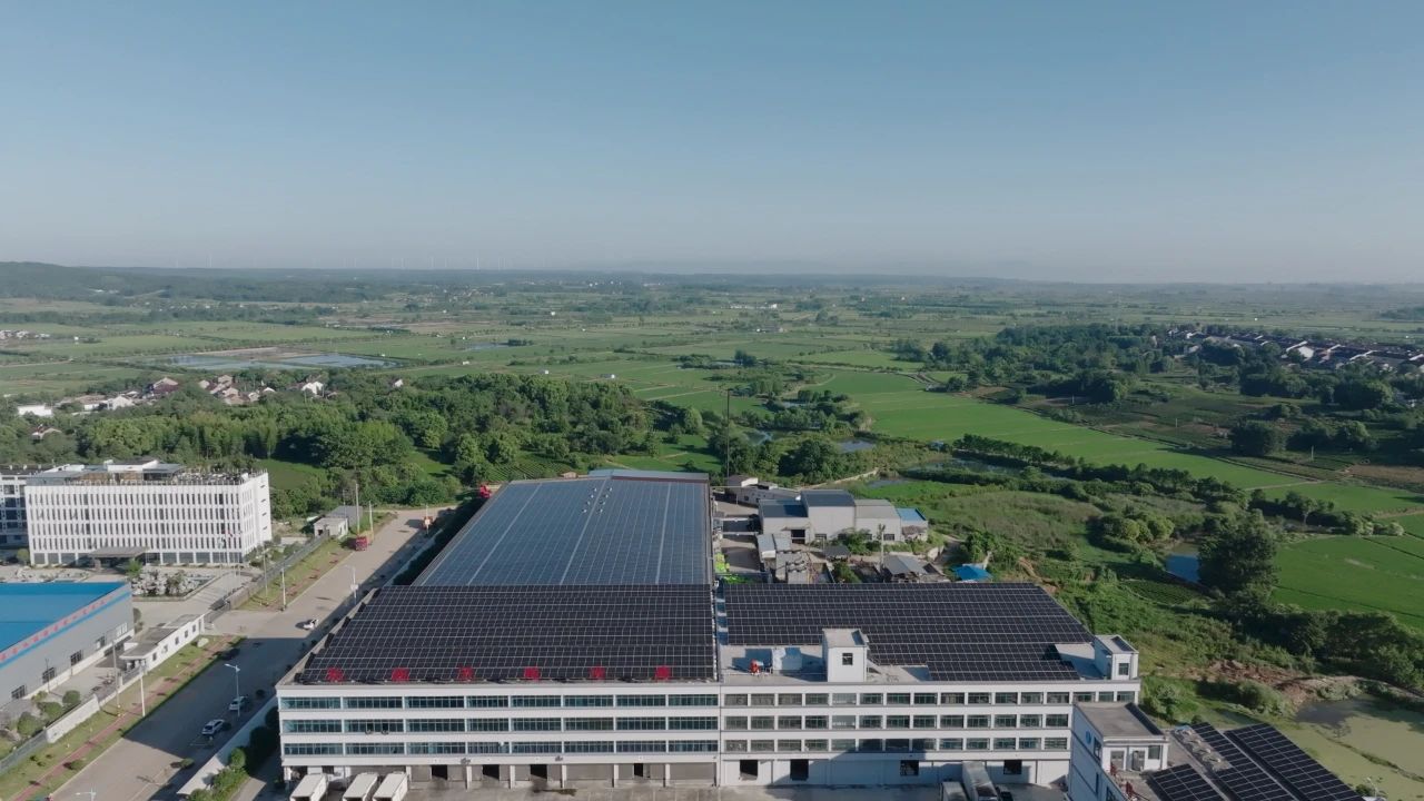 追风逐日大漠崛起“能源绿洲”——来自内蒙古的调查(图1)